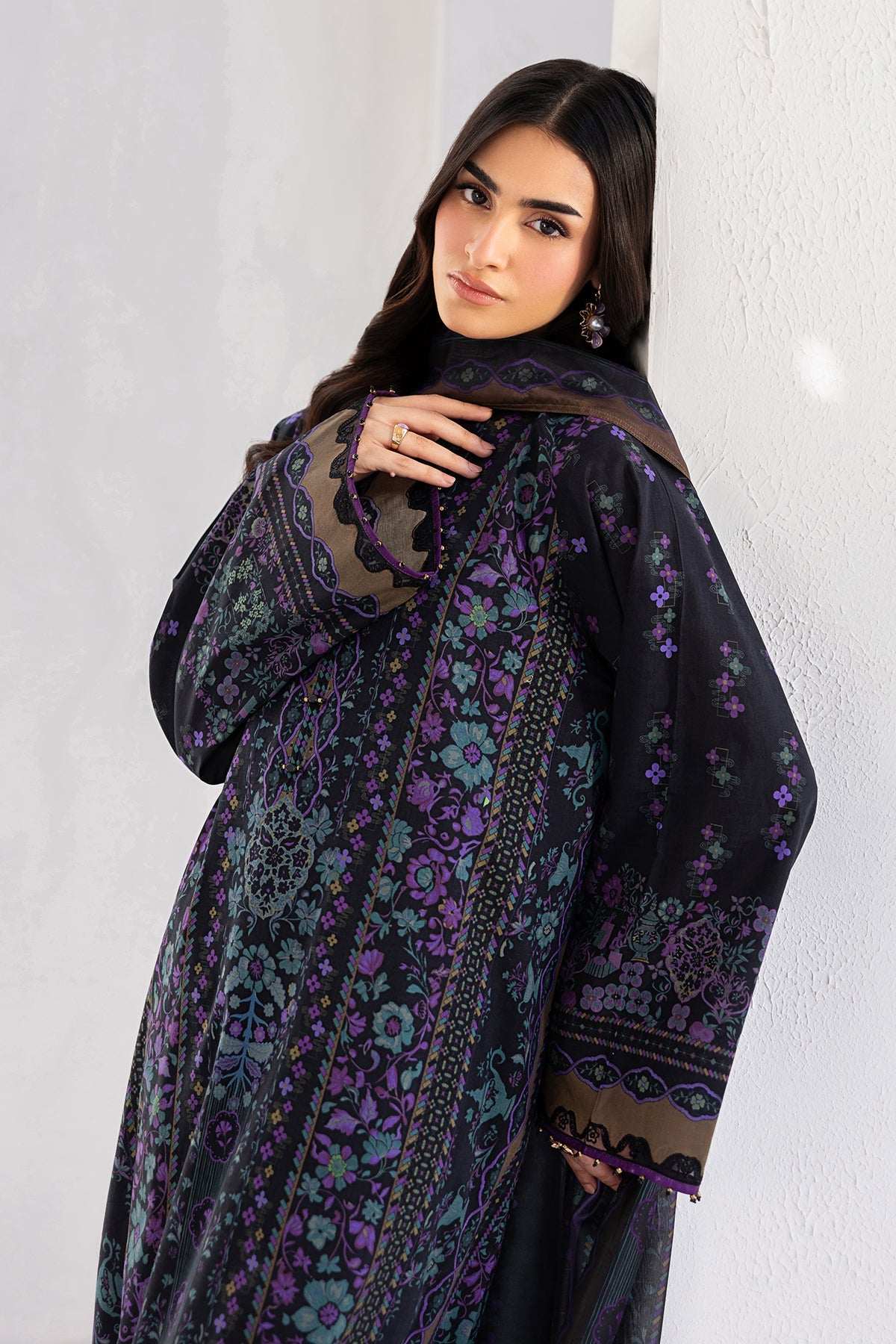Baroque | Embroidered Lawn | SF-4453
