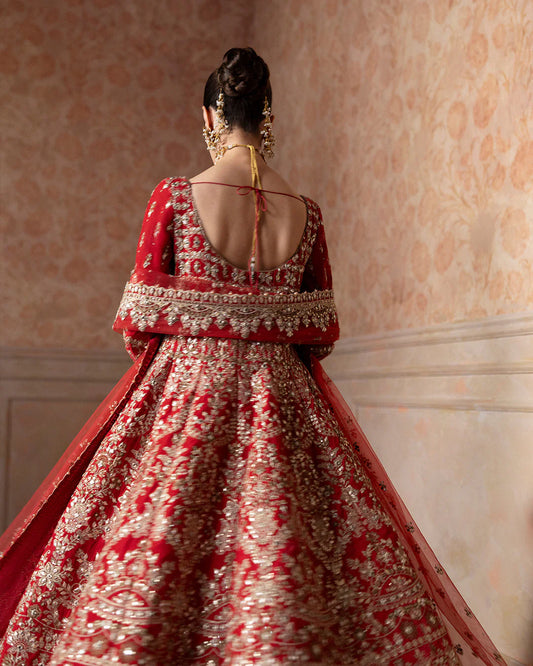 Faiza saqlain | Ismene formals | Savina