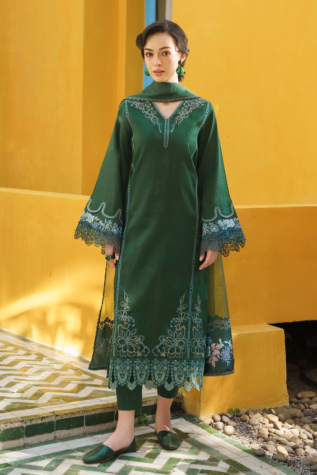 Baroque | Embroidered Lawn | SF-572