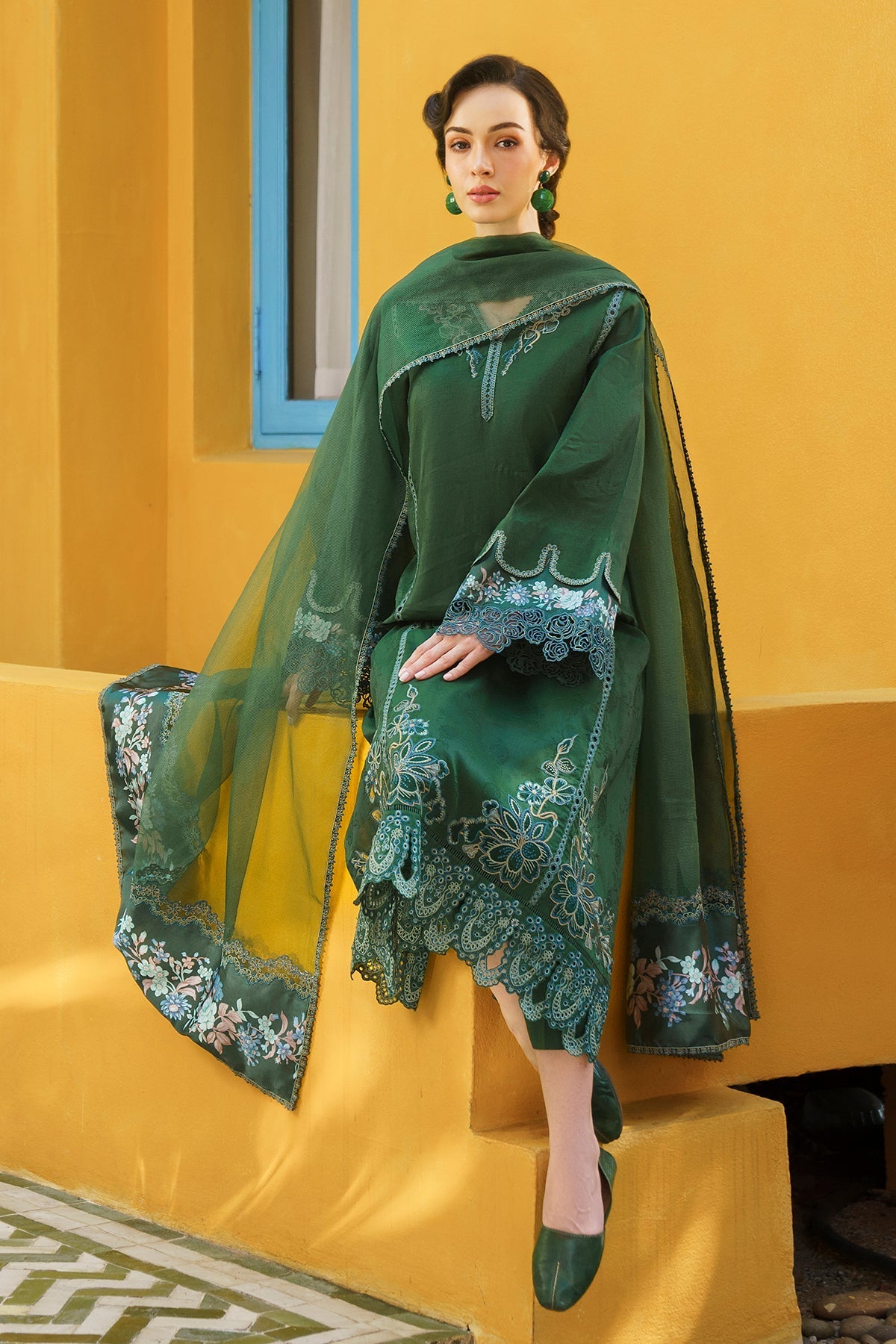 Baroque | Embroidered Lawn | SF-572