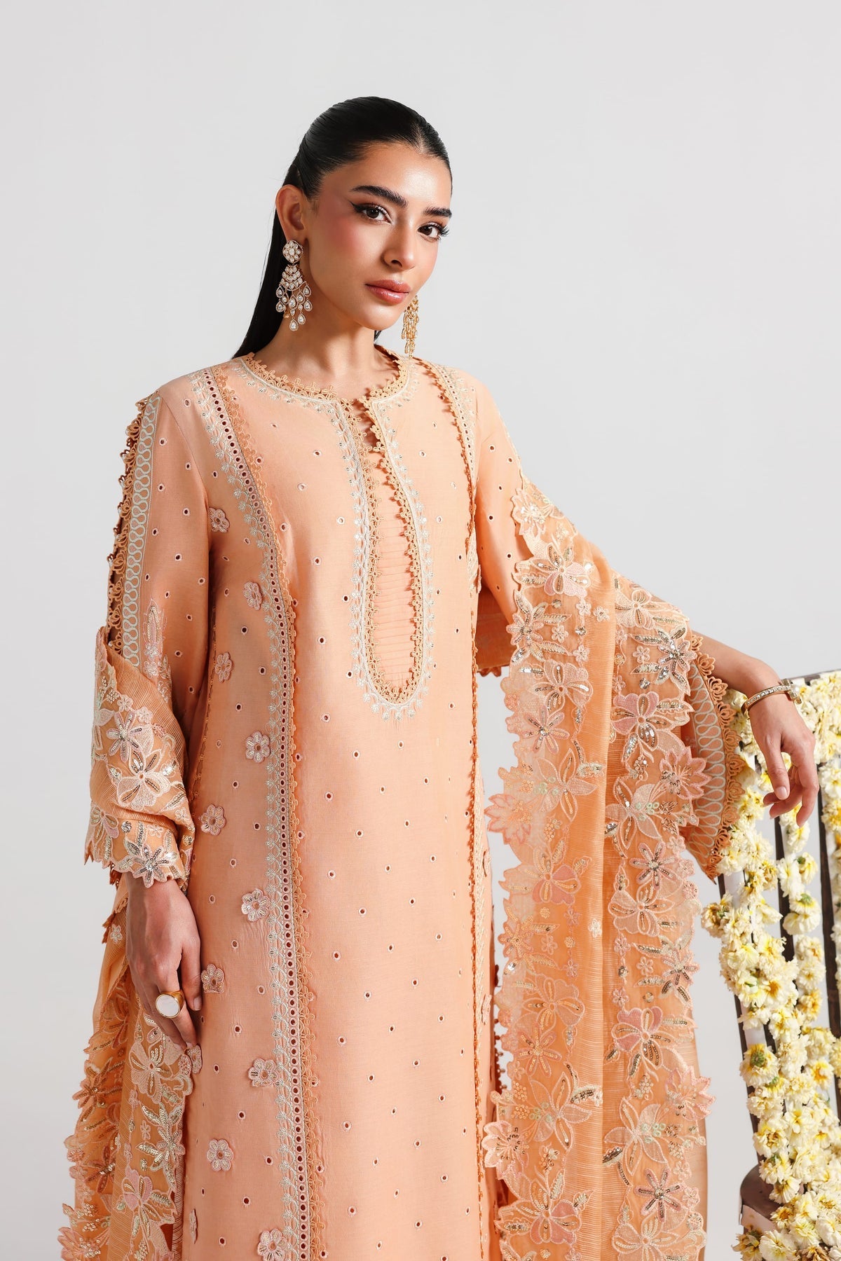 Akbar Aslam | Elan Luxury Lawn 26 | Ravina
