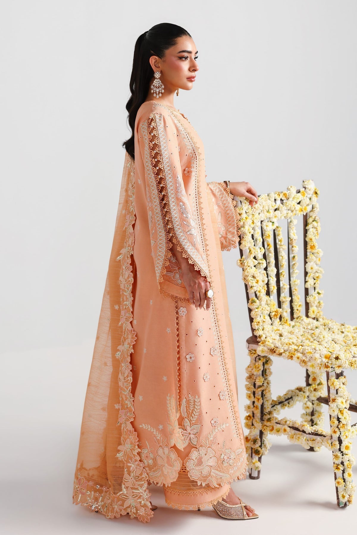 Akbar Aslam | Elan Luxury Lawn 26 | Ravina