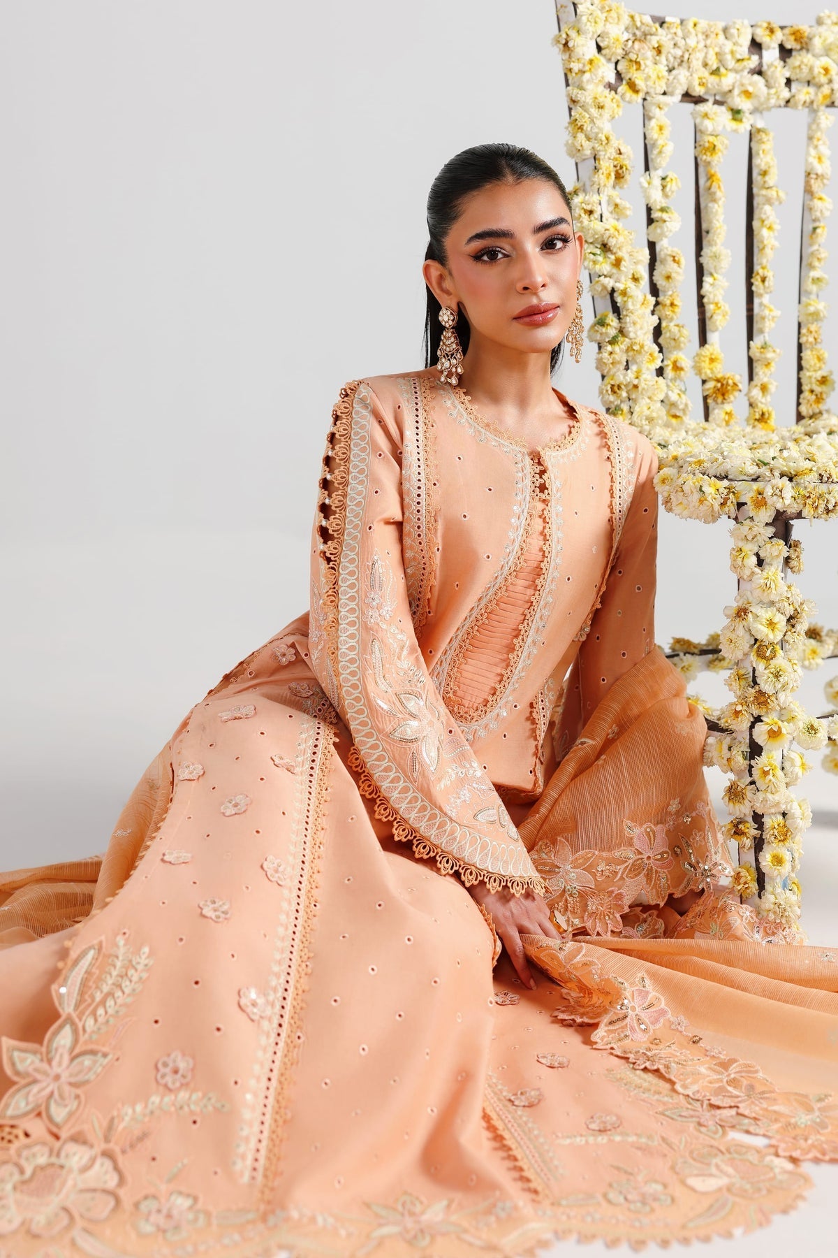 Akbar Aslam | Elan Luxury Lawn 26 | Ravina