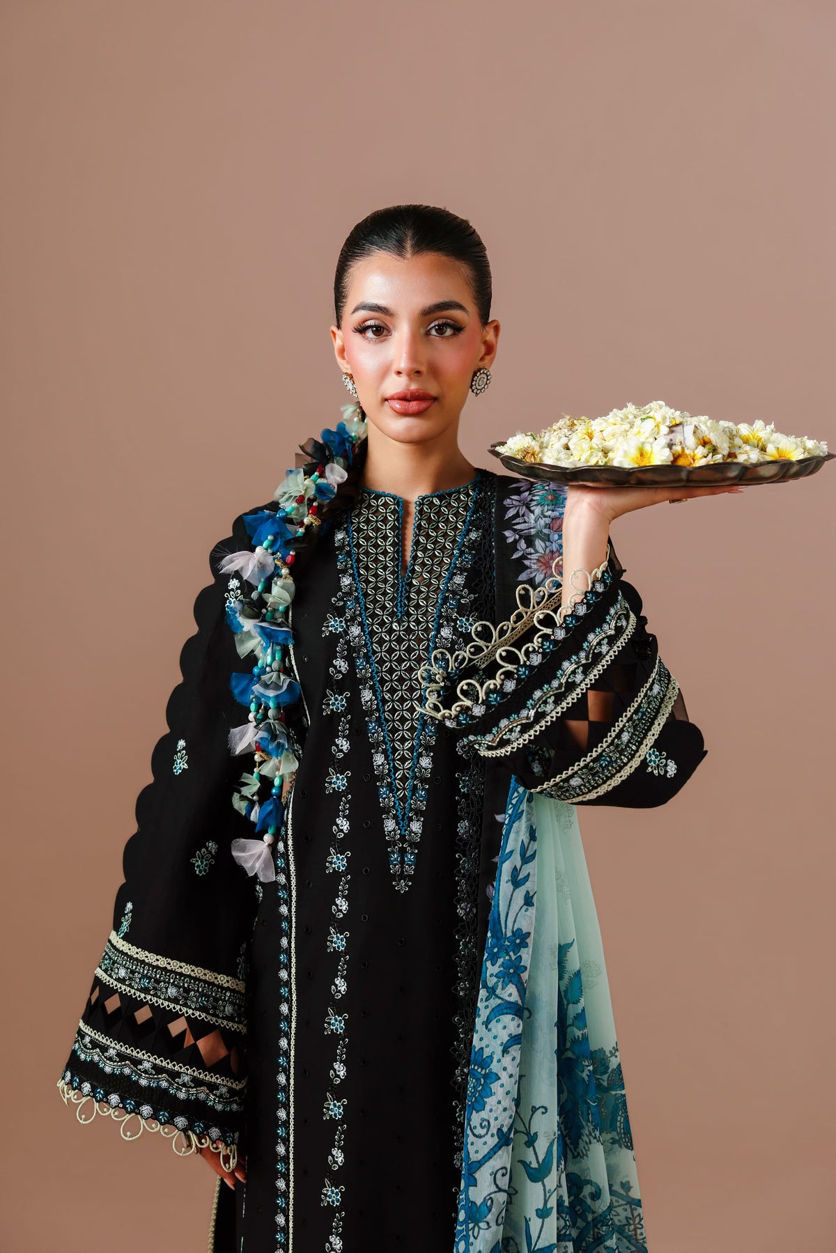 Akbar Aslam | Pret Lawn 26 | Armina
