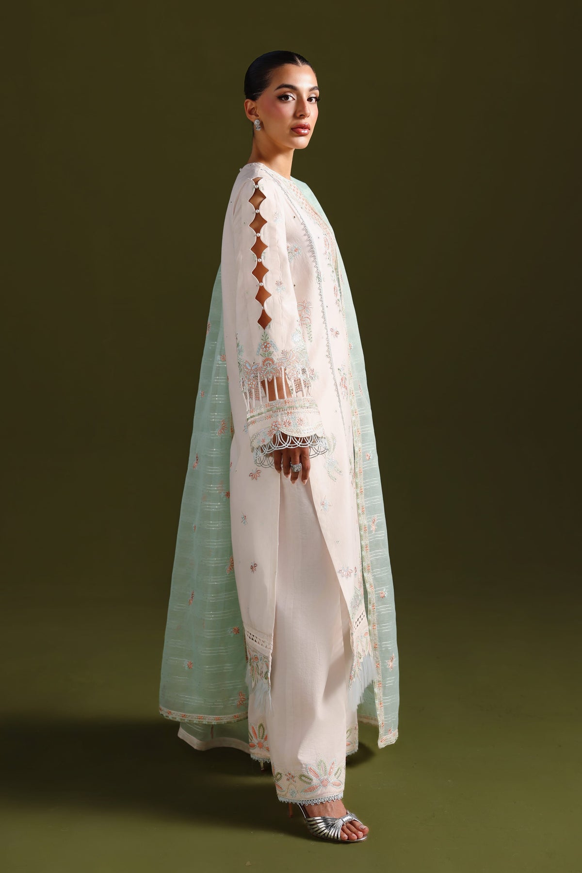 Akbar Aslam | Pret Lawn 26 | Naazi