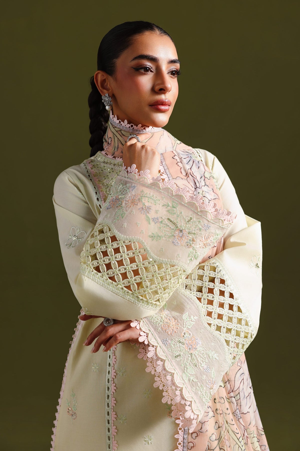 Akbar Aslam | Pret Lawn 26 | Nayara
