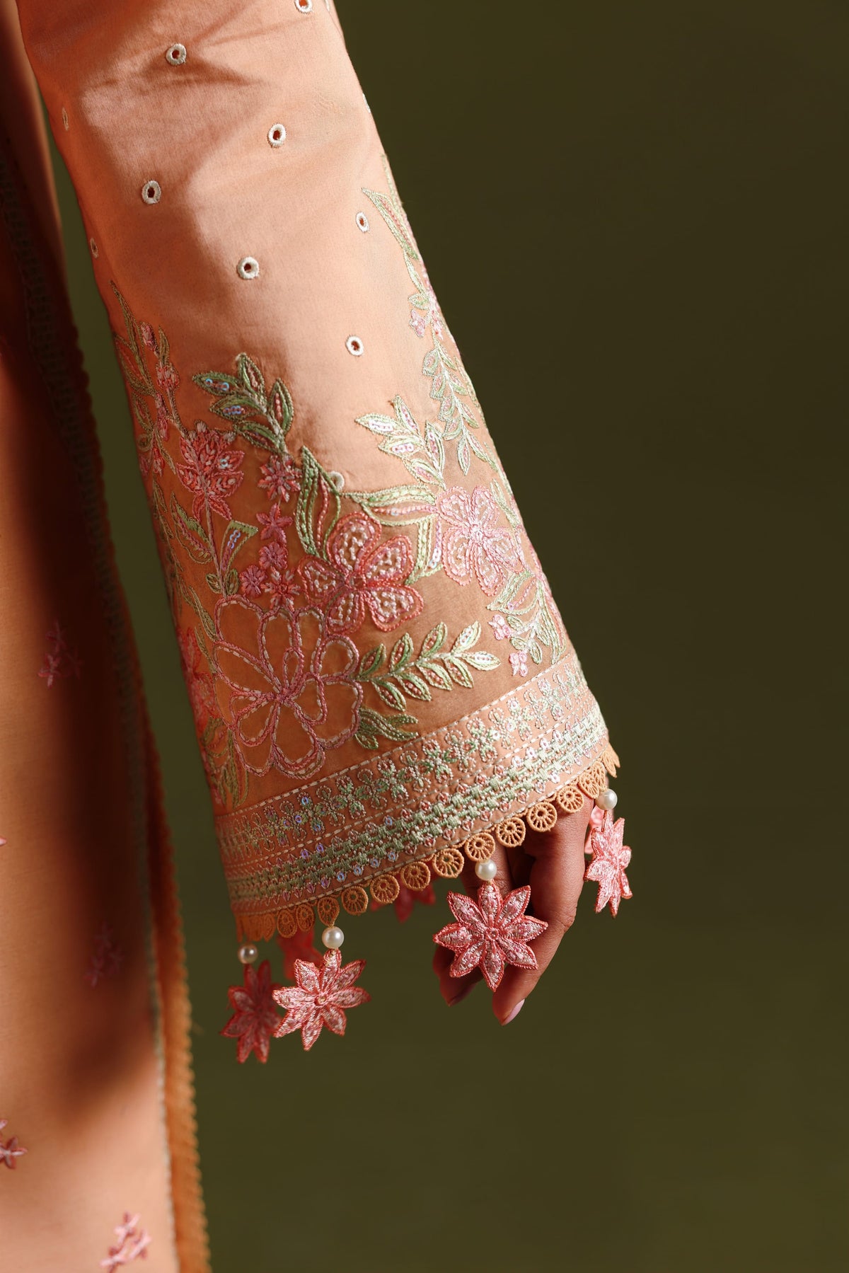 Akbar Aslam | Pret Lawn 26 | Aaralyn