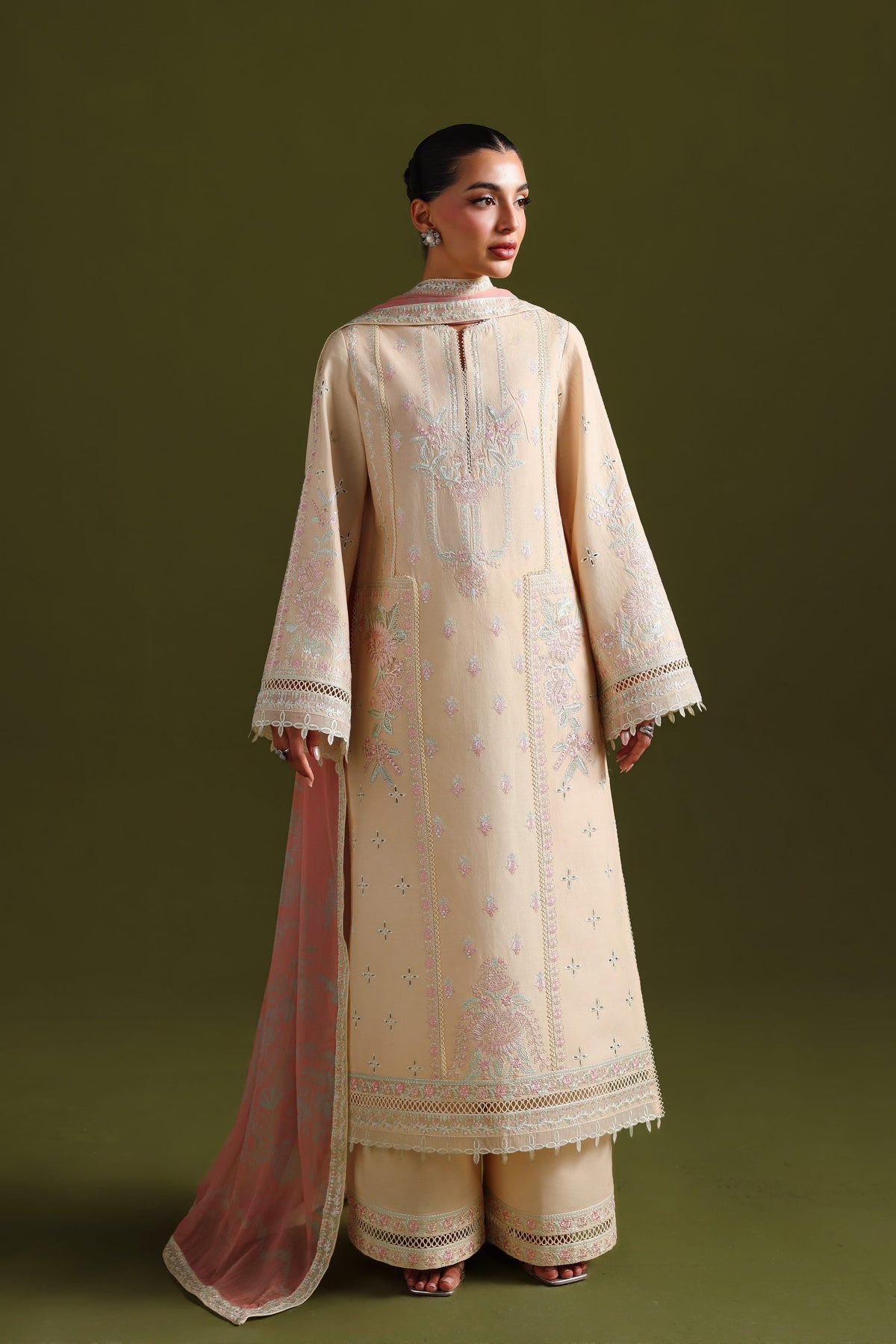 Akbar Aslam | Pret Lawn 26 | Esmira