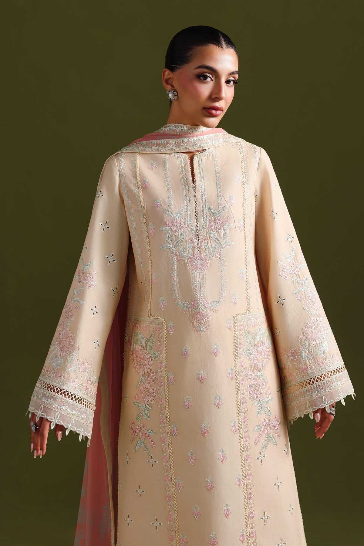 Akbar Aslam | Pret Lawn 26 | Esmira