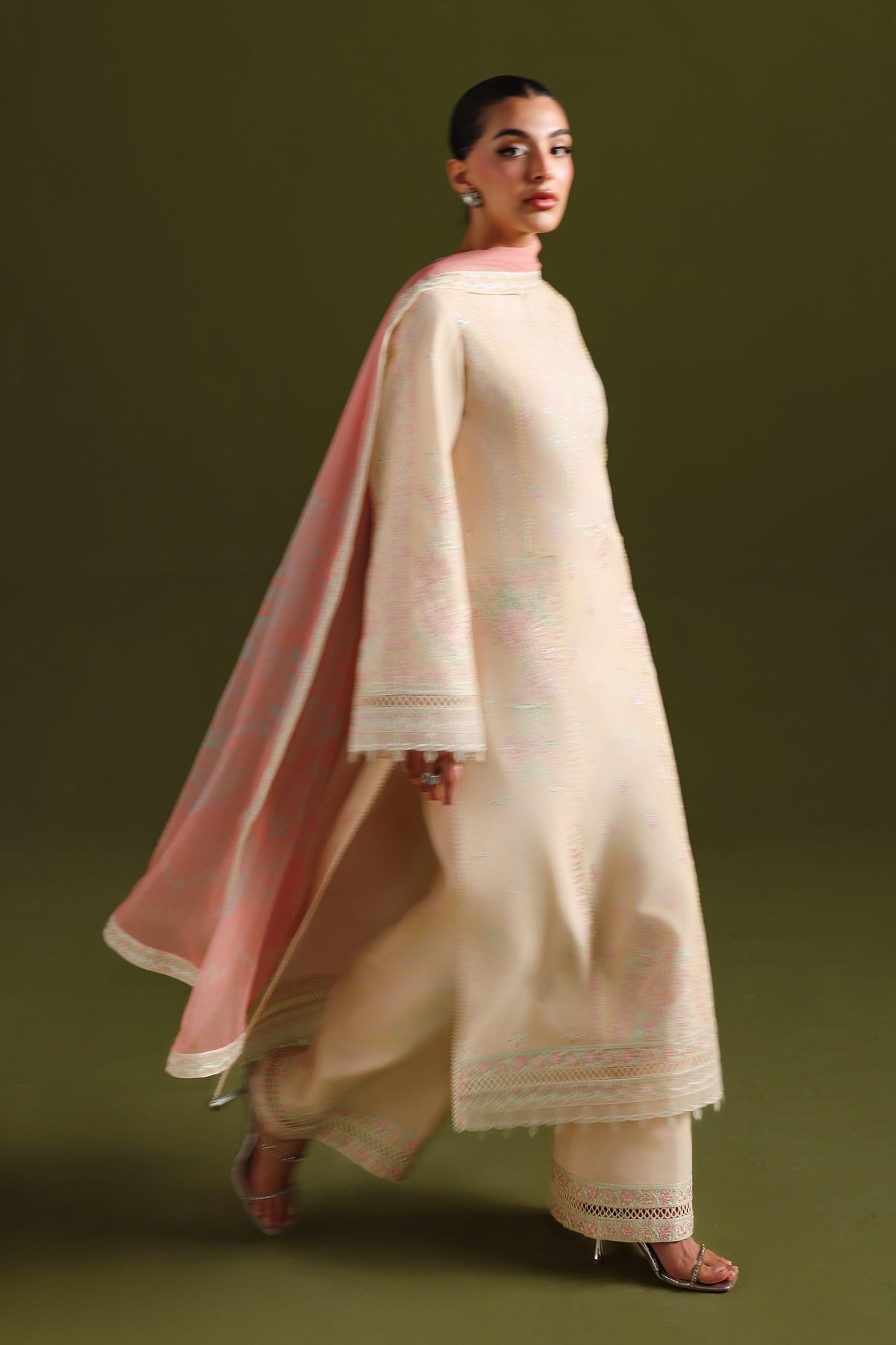 Akbar Aslam | Pret Lawn 26 | Esmira