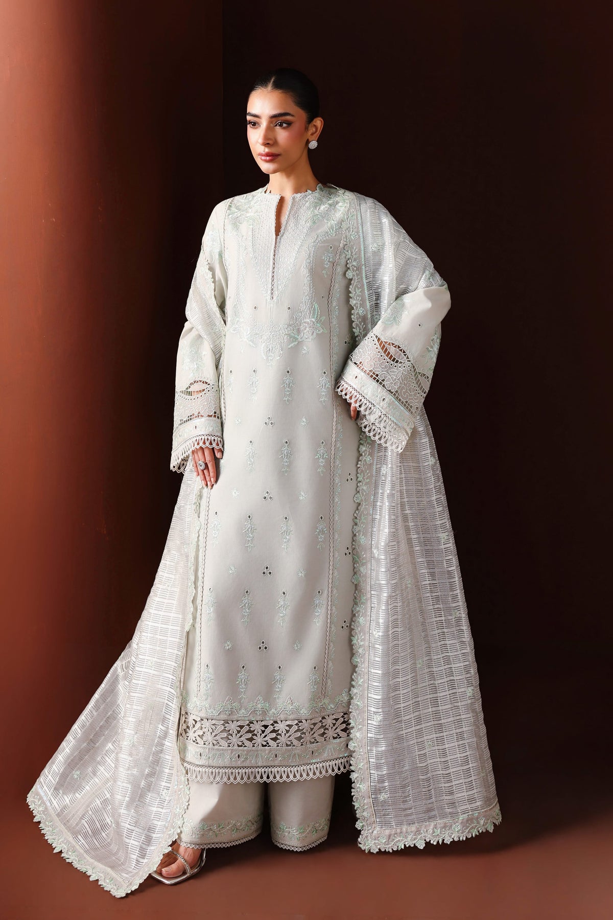 Akbar Aslam | Pret Lawn 26 | Rumana