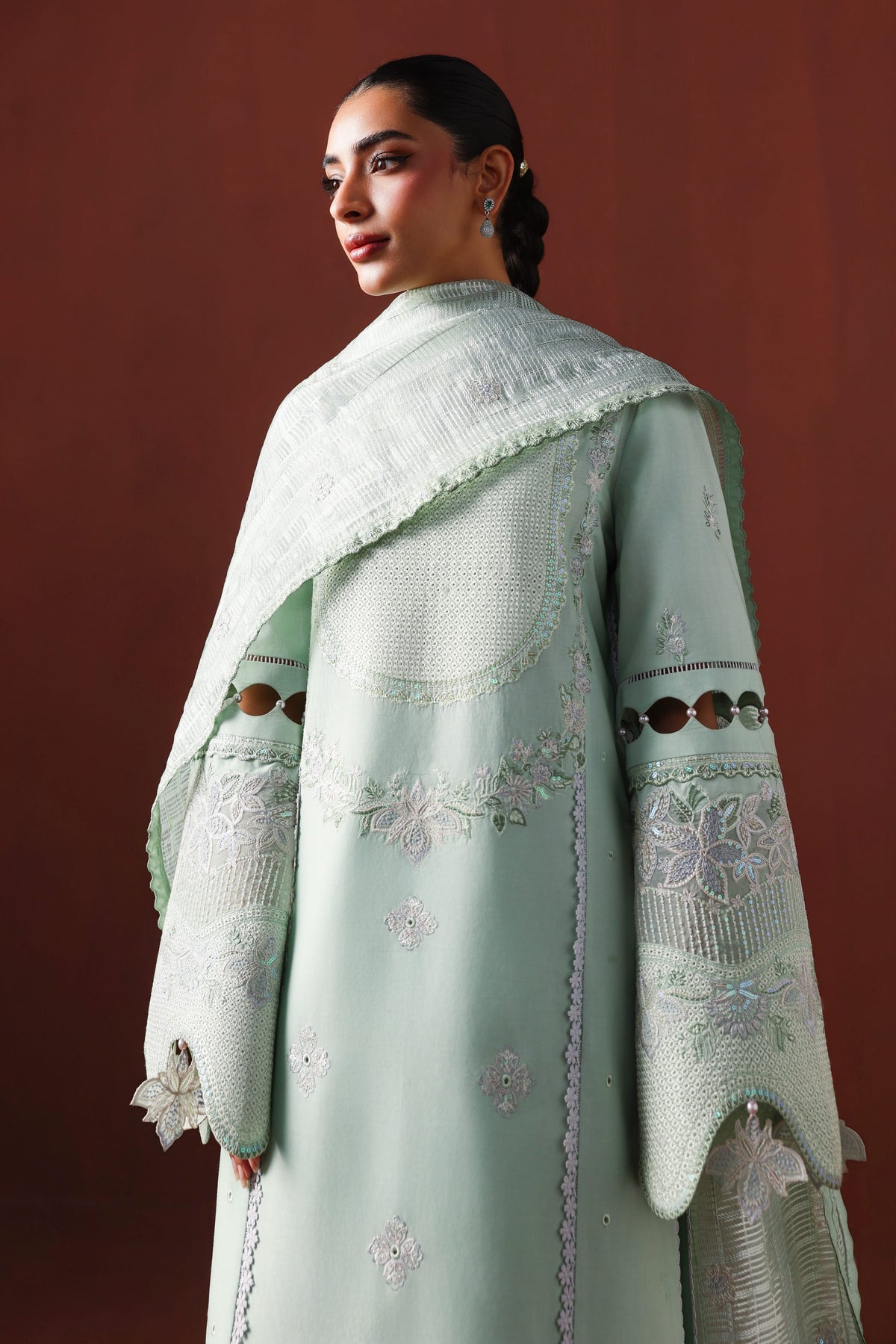 Akbar Aslam | Elan Luxury Lawn 26 | Zayna