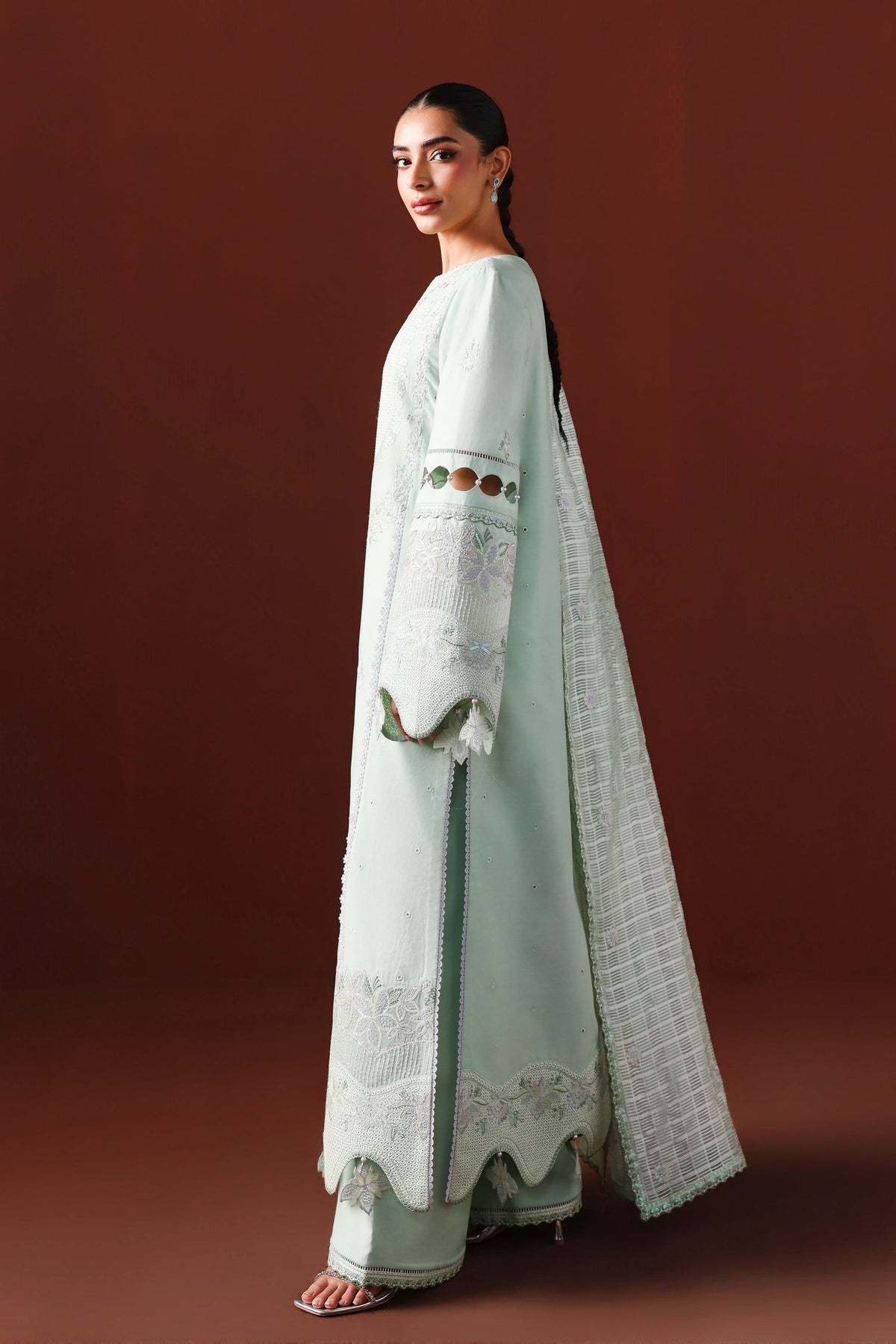 Akbar Aslam | Elan Luxury Lawn 26 | Zayna