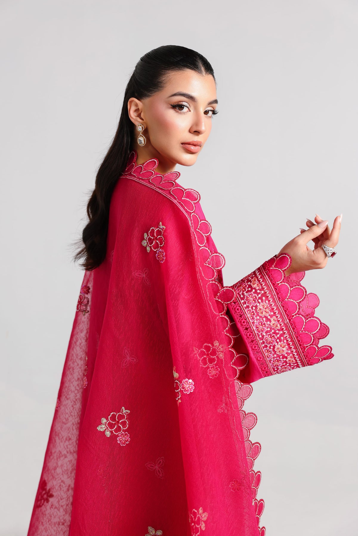 Akbar Aslam | Pret Lawn 26 | Raniya
