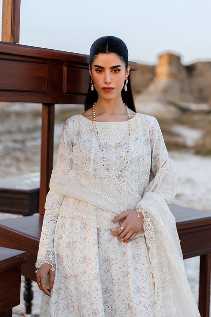 Emaan adeel | Sunlit Groove Luxury Lawn 26 | SUNKISSED