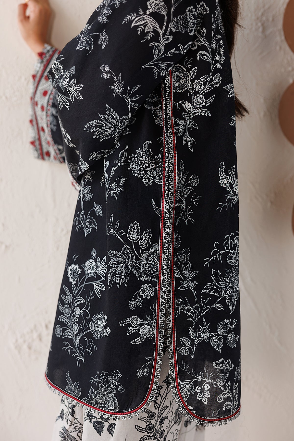 Baroque | Embroidered Lawn | SF-4514