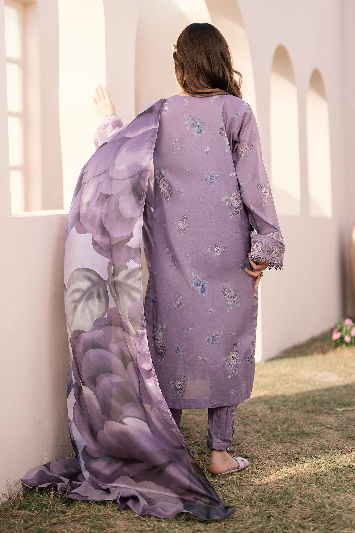 Baroque | Embroidered Lawn | SF-600