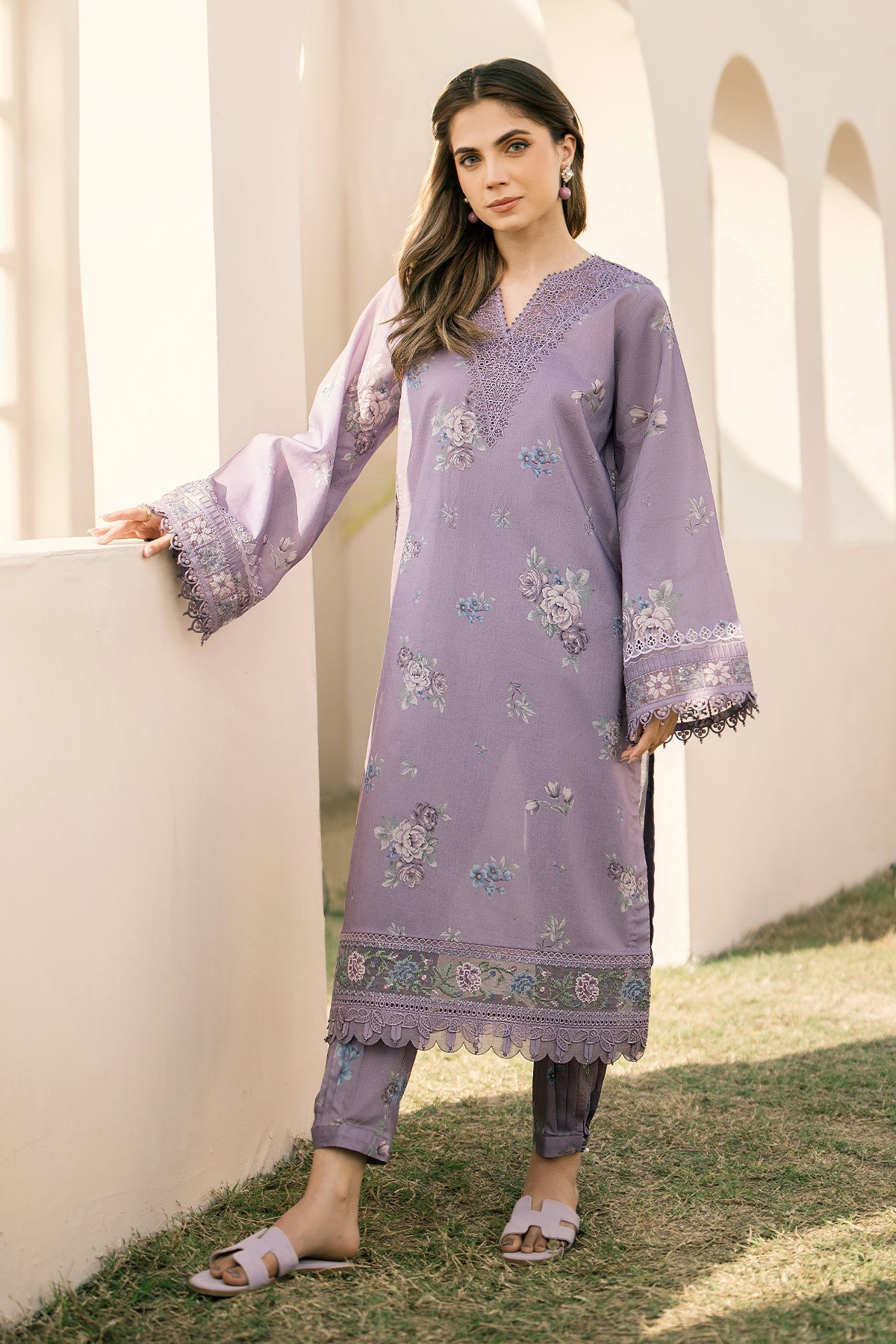 Baroque | Embroidered Lawn | SF-600