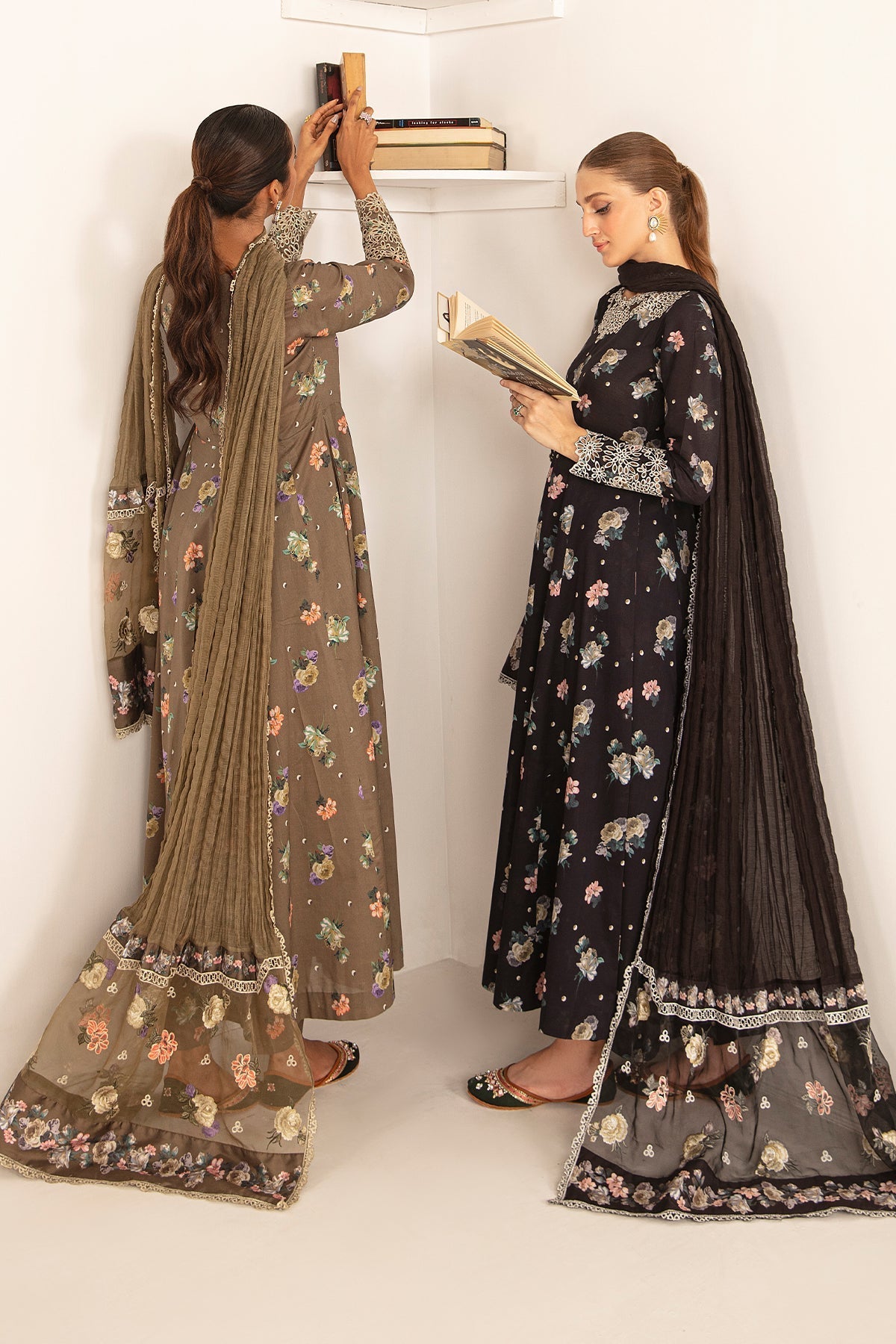 Baroque | Embroidered Lawn | SF-406