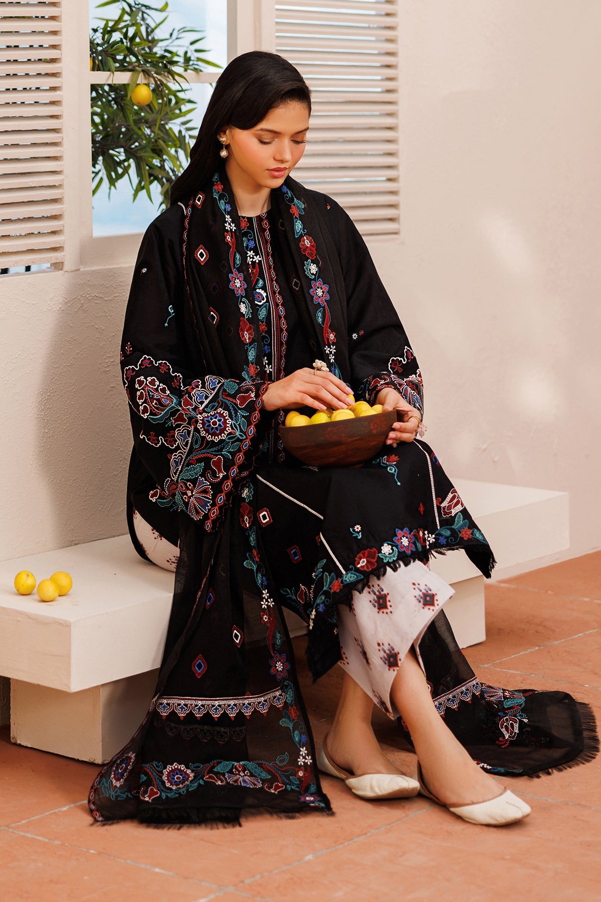 Baroque | Embroidered Lawn | SF-4391
