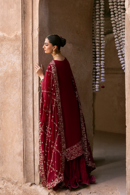 Emaan Adeel I The Empress Wedding Formals I ROSMYN