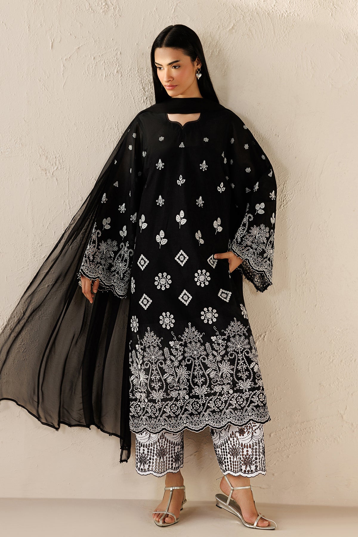Baroque | Embroidered Lawn | SF-4522
