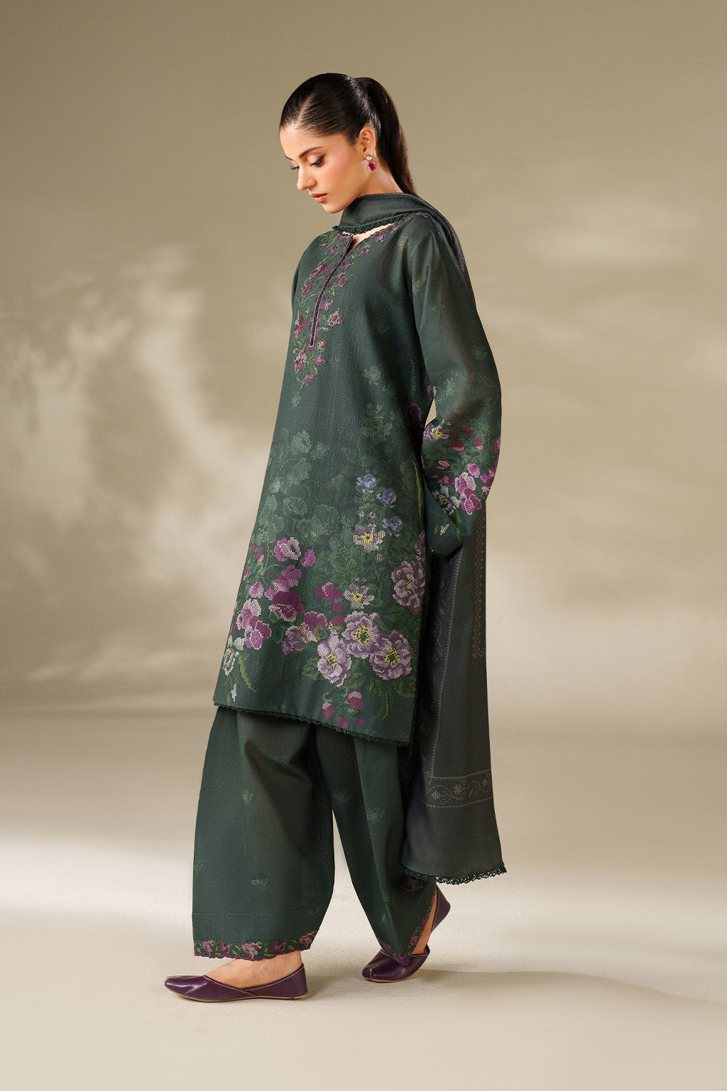 Iznik | Winter Chapter 25 | UE-567 Printed Khaddar