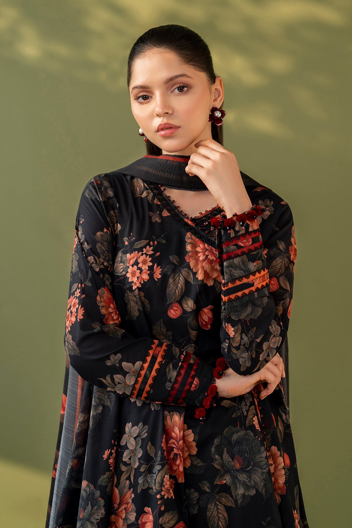 Baroque | Embroidered Lawn | SF-4172