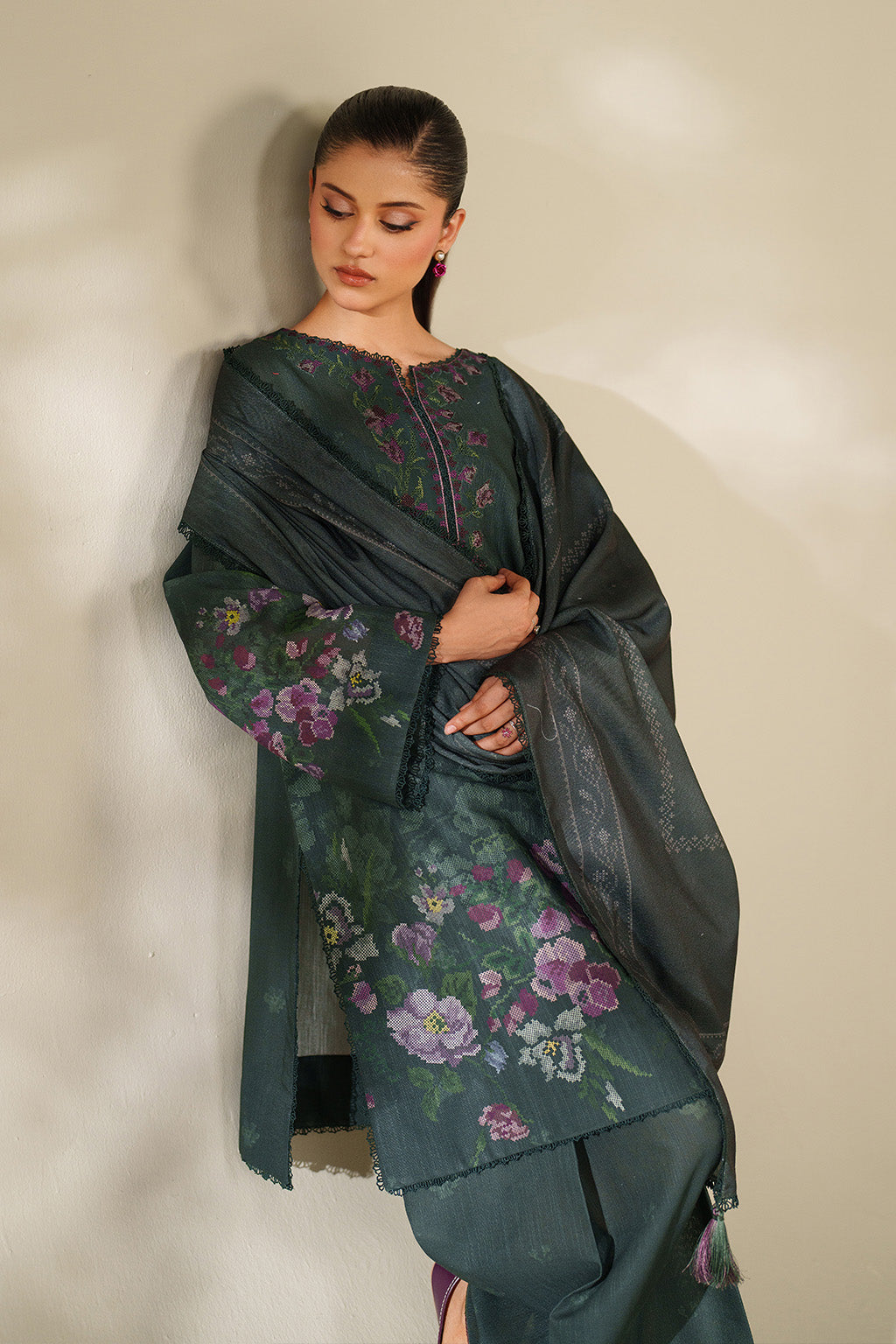 Iznik | Winter Chapter 25 | UE-567 Printed Khaddar