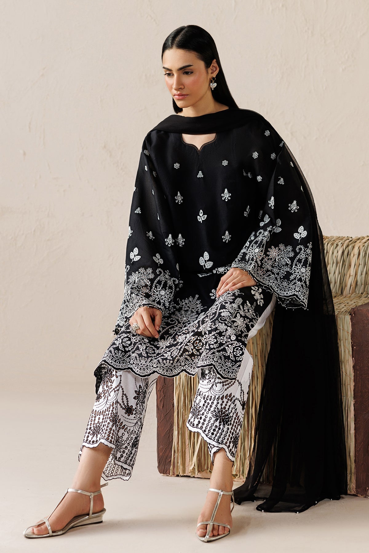Baroque | Embroidered Lawn | SF-4522