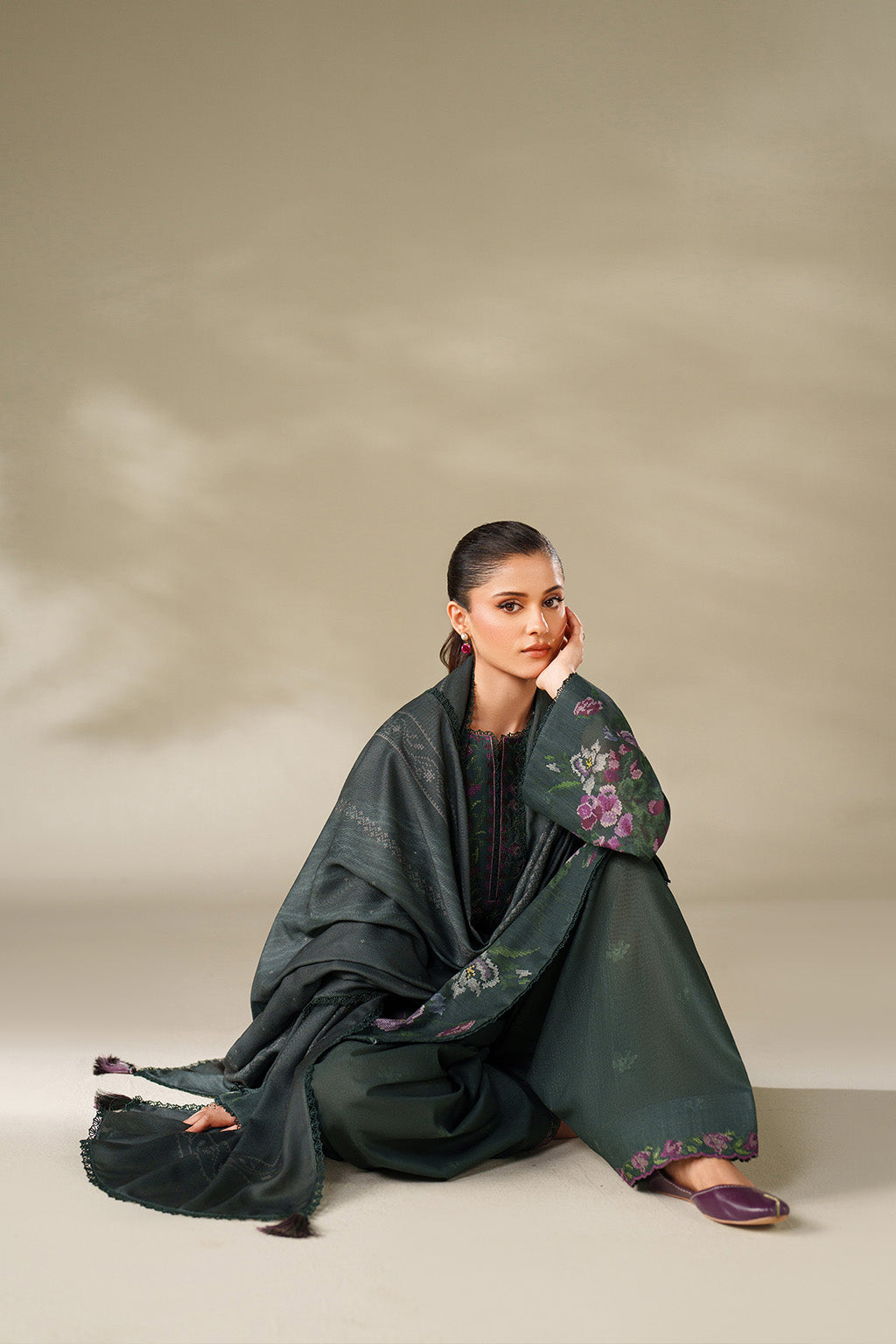 Iznik | Winter Chapter 25 | UE-567 Printed Khaddar