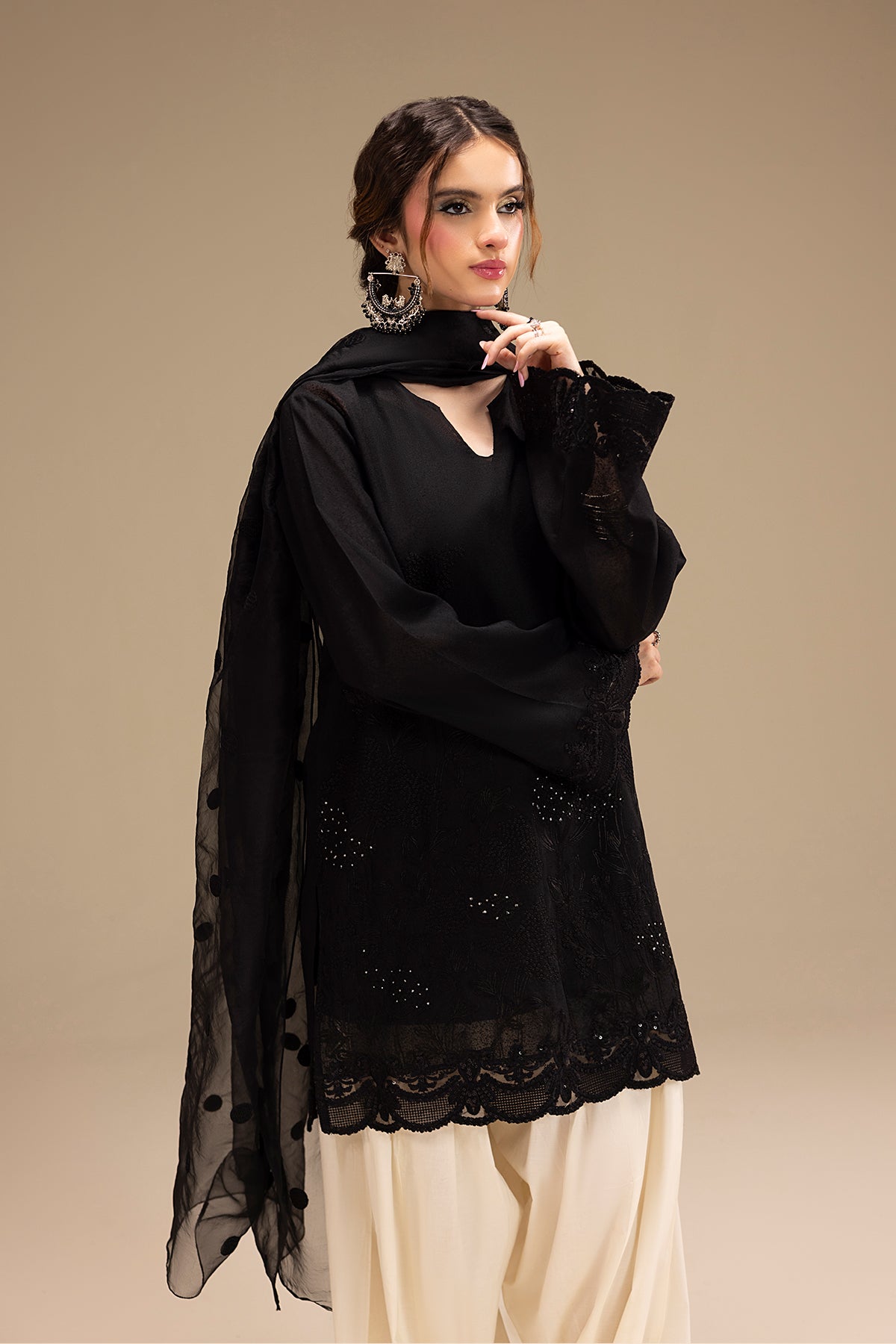 Erum Khan | Lillia Summer Edit | Night Petal