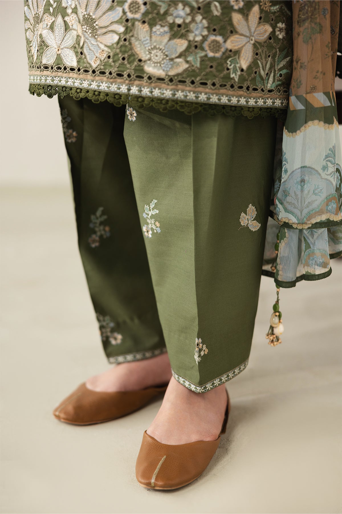 Baroque | Embroidered Lawn | SF-4431