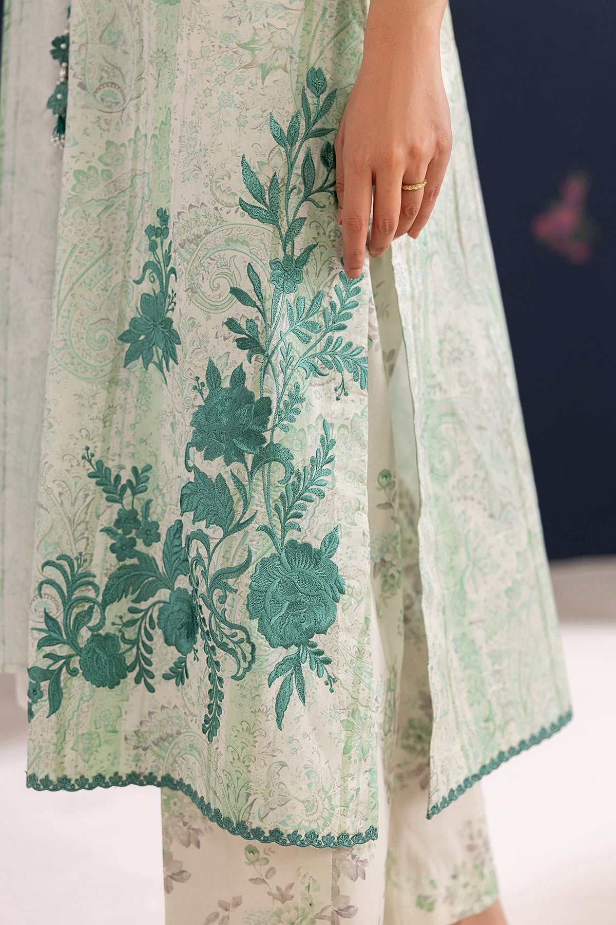 Baroque | Embroidered Lawn | SF-4456