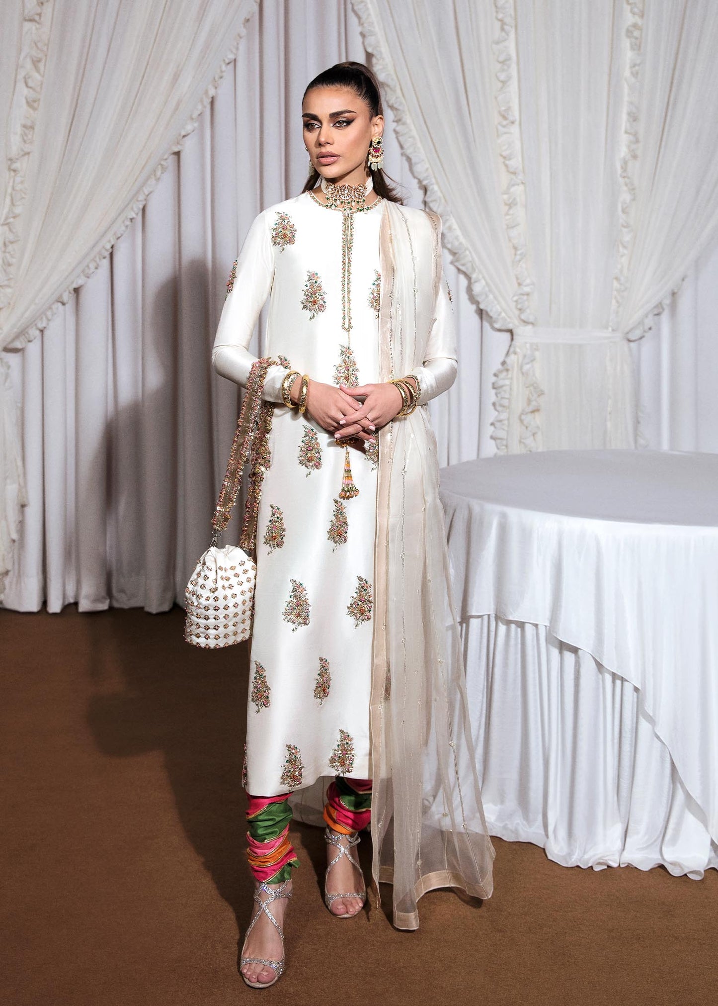 Hussain Rehar | Basic Not Basic | Blanc