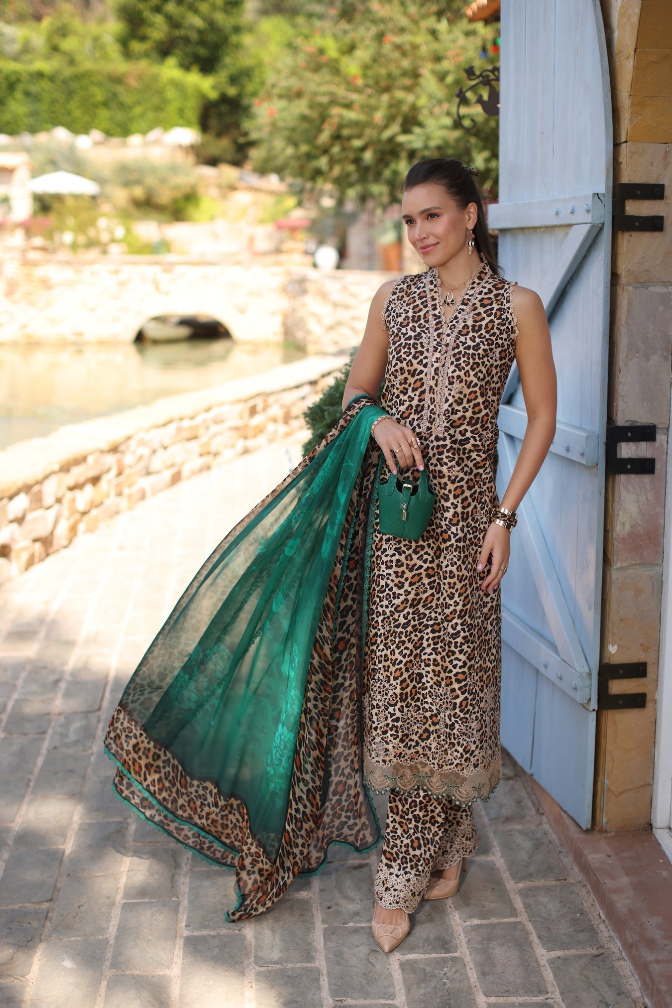 Noor by Saadia Asad | Luxe Chikankari 25 | D2-A - House Of Anaya