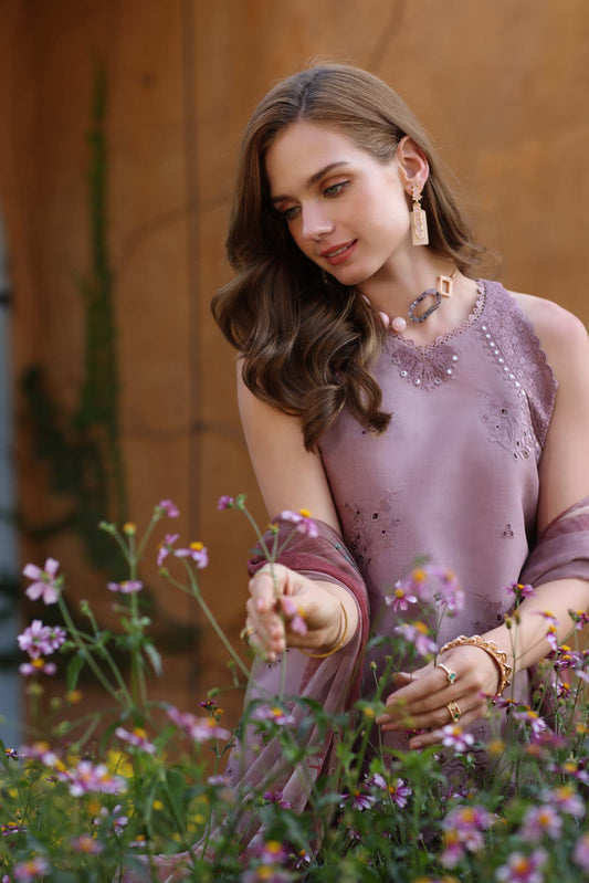 Noor by Saadia Asad | Luxe Chikankari 25 | D8-A - House Of Anaya