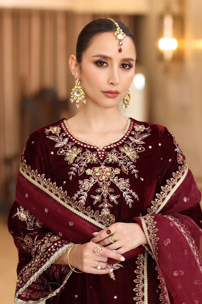 Noor by Saadia Asad | Handcrafted Velvet 25 | Naqsh
