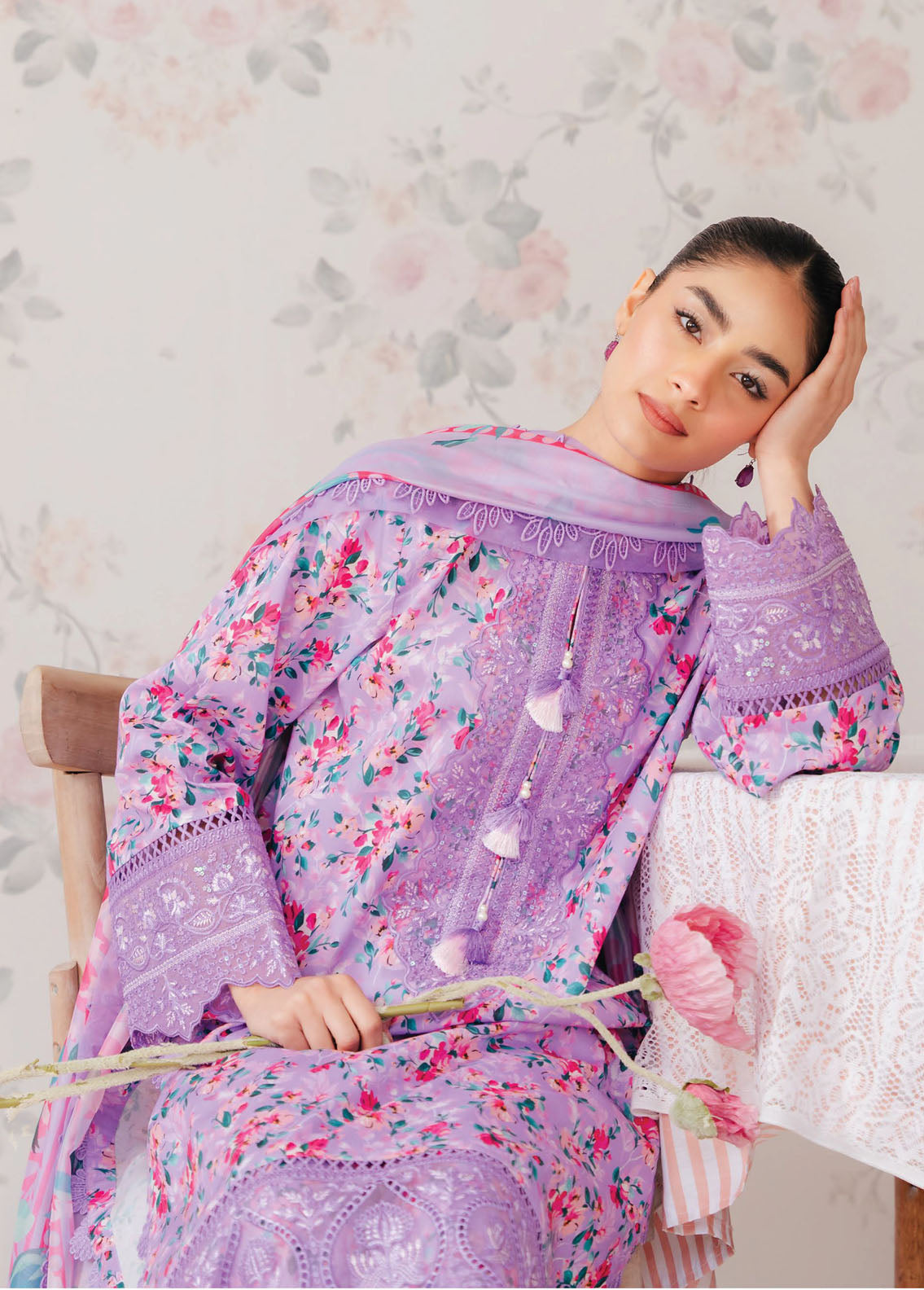 Afrozeh The Floral Charm Embroidered Lawn 3Pc Suit AL-24-V1-09