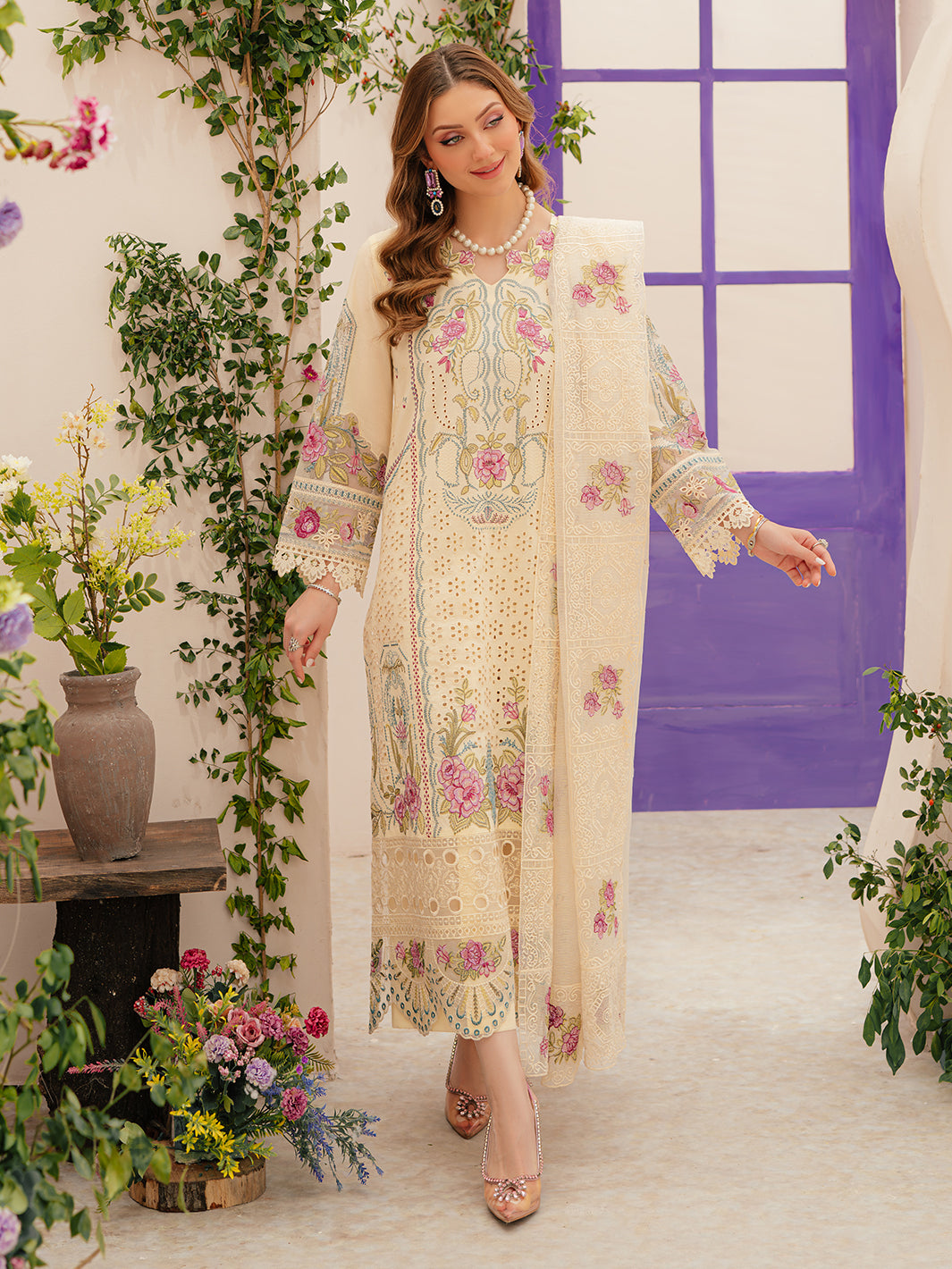 Mahnur | Allenura Luxury Lawn 24 | AMOUR - House Of Anaya