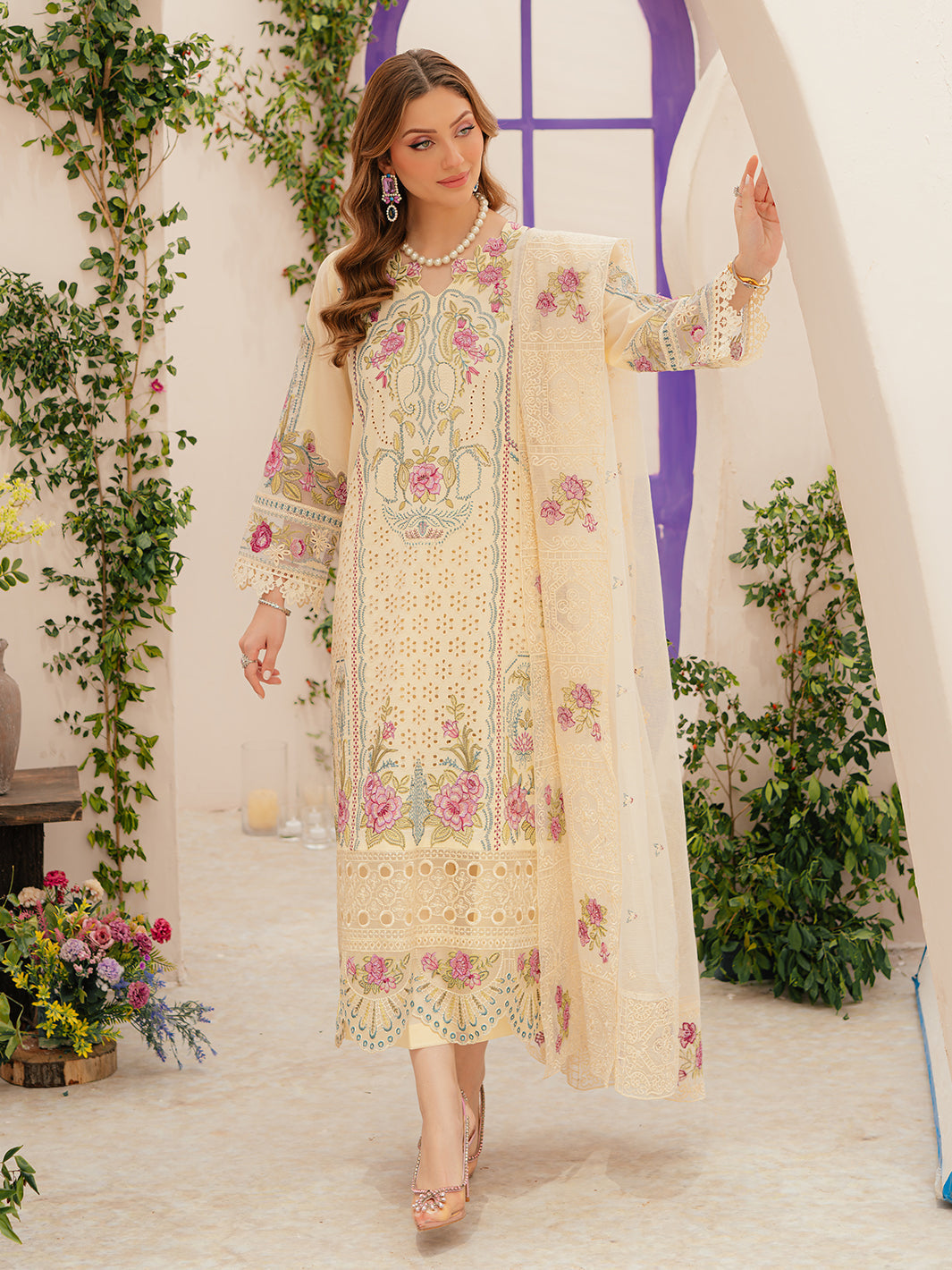 Mahnur | Allenura Luxury Lawn 24 | AMOUR - House Of Anaya