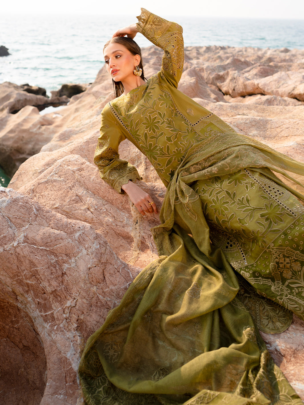 Mahnur | Sirena Luxury Lawn 25 | Adrienne - House Of Anaya