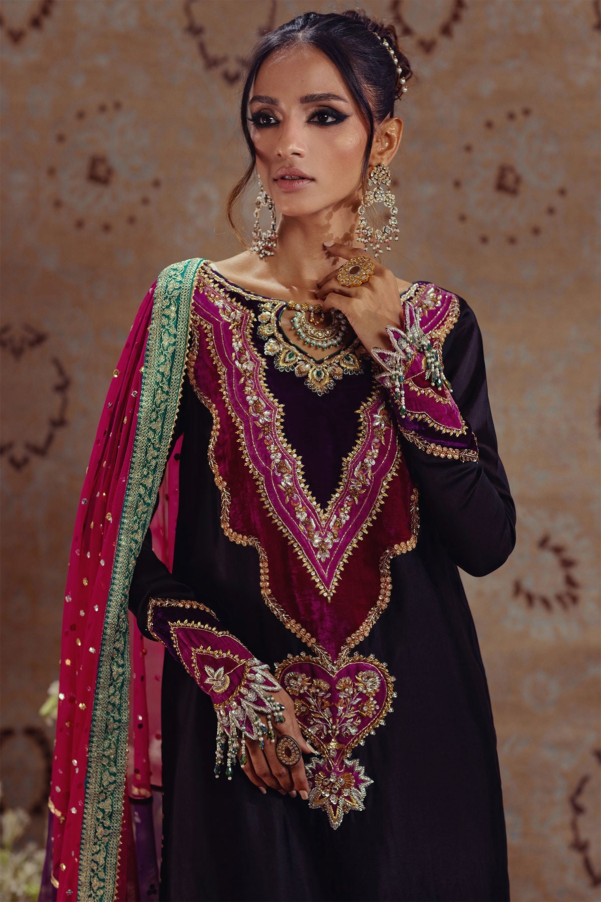Annus Abrar | Mirha Winter Velour | Badia