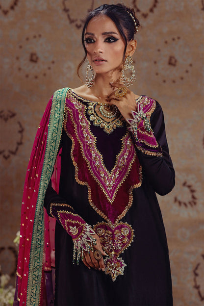 Annus Abrar | Mirha Winter Velour | Badia