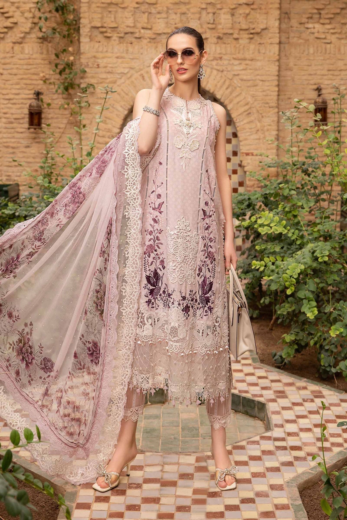 Maria B - D-2414-A - Lawn