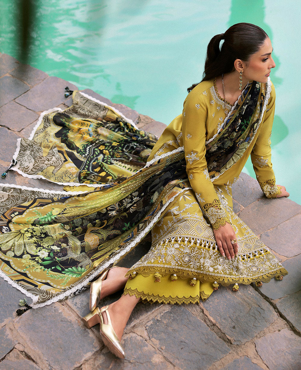 Republic Womenswear | Talia Luxury Lawn 25 | D1-A - Numa