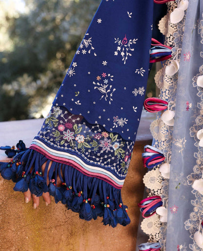 Republic Womenswear | Reine Luxury Lawn 26 | Sia