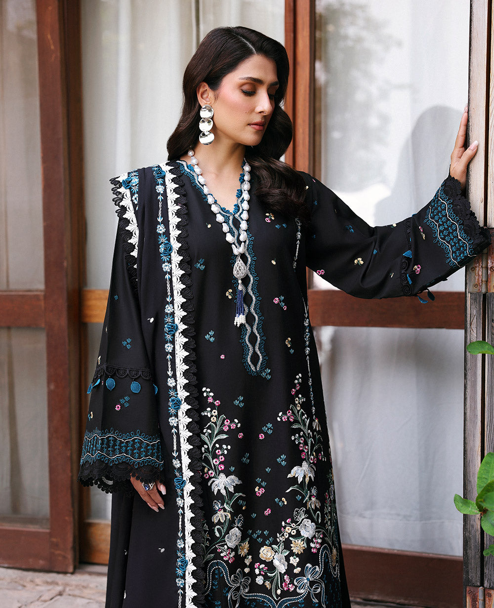 Republic Womenswear | Talia Luxury Lawn 25 | D5-B - Zaraé