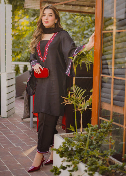 Fozia Khalid | Silk Spire | NOIR - House Of Anaya