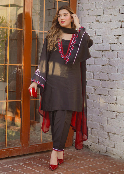 Fozia Khalid | Silk Spire | NOIR - House Of Anaya
